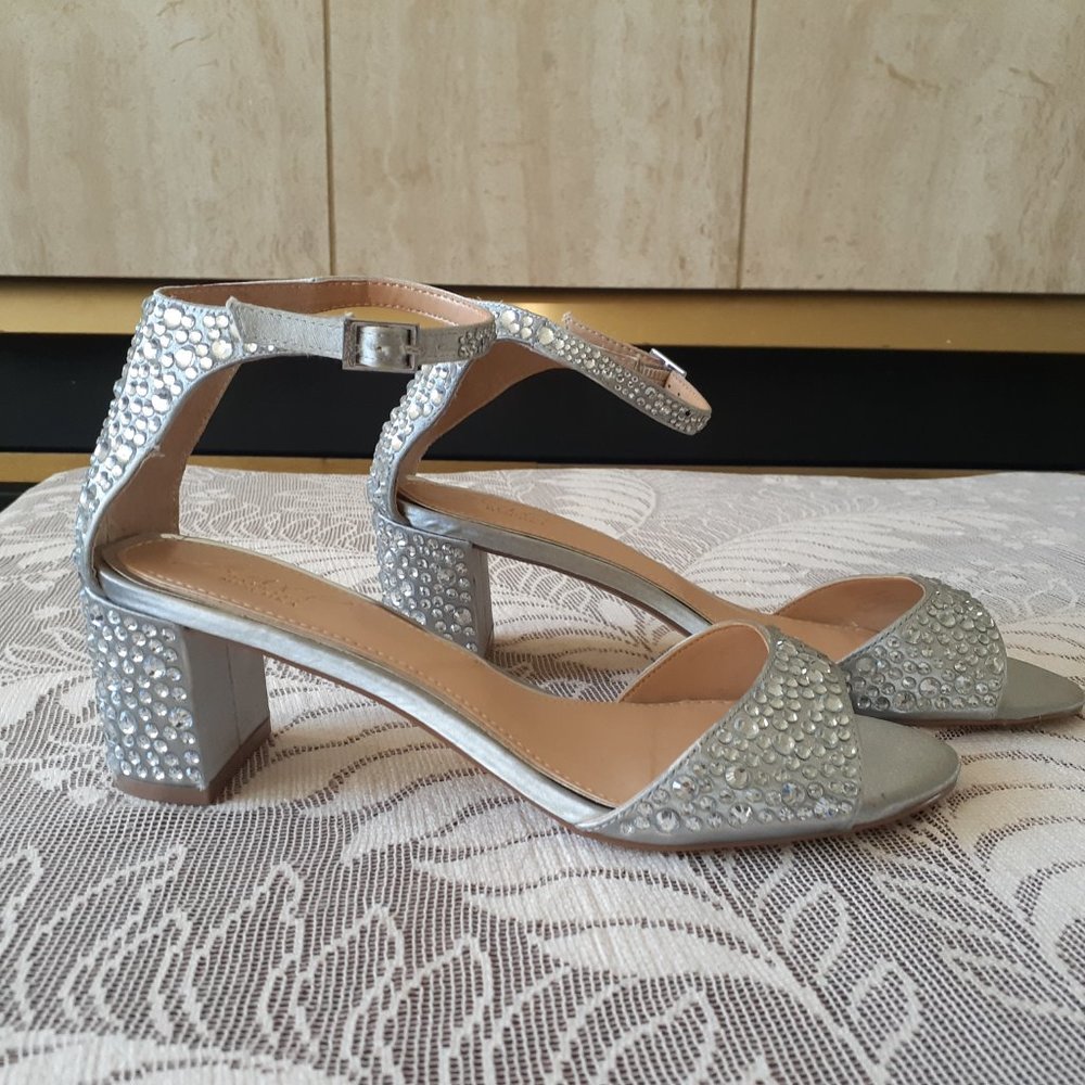 Jewel by Badgley Mischka Rhinestone Shoes - Picture 3 of 9